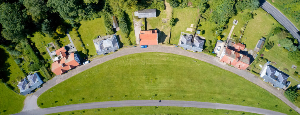 Des Hauteurs Inexplorées: Comment la Photographie Aérienne Réinvente l’Immobilier